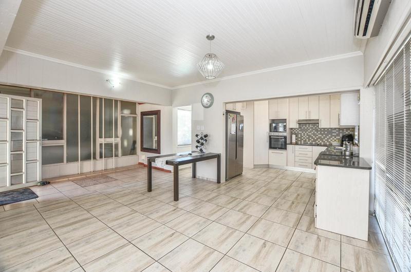 5 Bedroom Property for Sale in Parow North Western Cape
